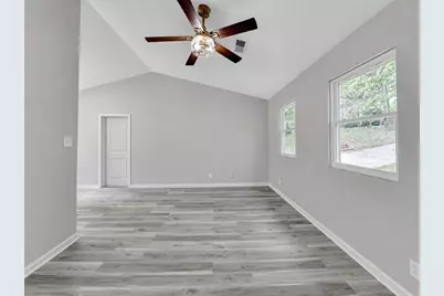 1018 Wayne Drive, Snellville, GA 30078 - Photo 4