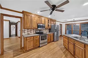 1105 Secret Cove Dr, Buford, GA 30518 - Photo 4