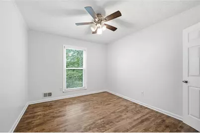 270 Parkmont Court, Roswell, GA 30076 - Photo 16