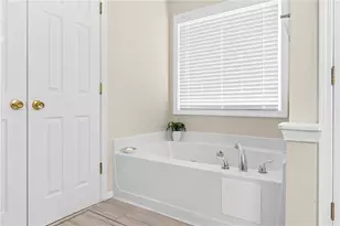 3605 Highland Bluff Dr, Suwanee, GA 30024 - Photo 30