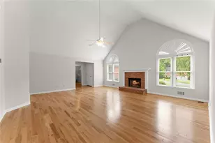 1974 Firelight Ln, Buford, GA 30519 - Photo 2