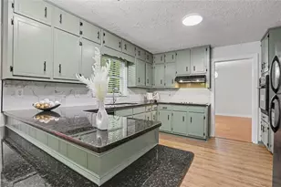 5148 Rocky Glen, Stone Mountain, GA 30088 - Photo 10