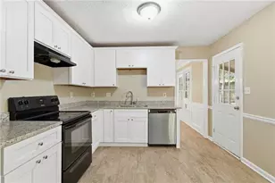 2870 Spring Ridge Cir, Snellville, GA 30039 - Photo 10