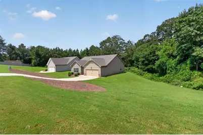 131 Holtz Drive, Carrollton, GA 30117 - Photo 2