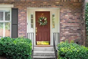 12 Queen Victoria Pl NE, Atlanta, GA 30342 - Photo 2
