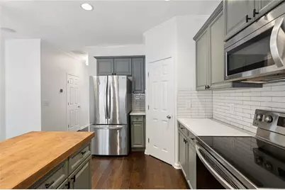 1064 Liberty Parkway NW, Atlanta, GA 30318 - Photo 10