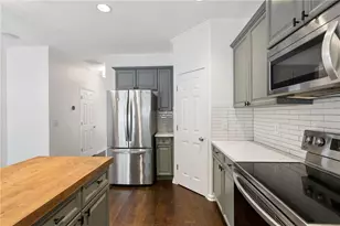 1064 Liberty Pkwy NW, Atlanta, GA 30318 - Photo 10