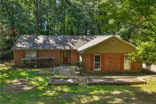 351 Waterford Dr, Jonesboro, GA 30238 - Photo 2
