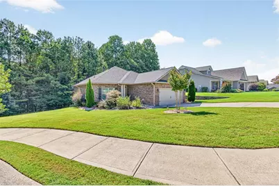 832 Hidden Hollow Circle, Commerce, GA 30529 - Photo 4