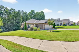 832 Hidden Hollow Cir, Commerce, GA 30529 - Photo 4