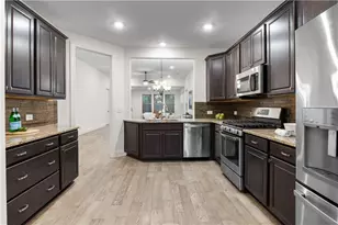 321 Cottonwood Cir, Peachtree City, GA 30269 - Photo 4
