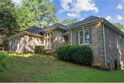 536 Peachtree Road, Hoschton, GA 30548 - Photo 2