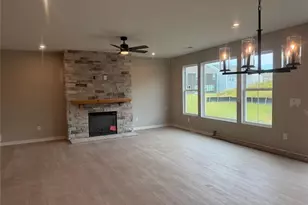 258 Loon Lk Wy, Hoschton, GA 30548 - Photo 4