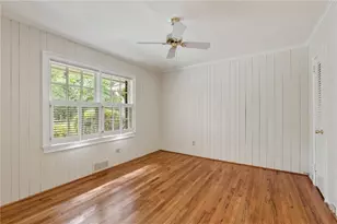 1037 Davis Dr, Sandy Springs, GA 30327 - Photo 20