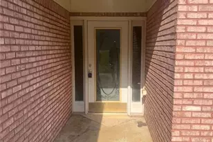 824 Georgian Point Dr, Lawrenceville, GA 30045 - Photo 2