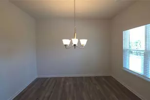 523 Grover St, Hoschton, GA 30548 - Photo 2