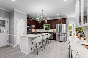 8325 Riverbirch Dr, Roswell, GA 30076 - Photo 10