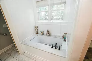 1011 Lakeside Ct, Bishop, GA 30621 - Photo 10