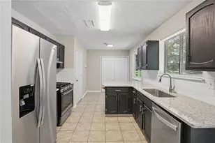 1050 Chapman Cir, Stone Mountain, GA 30088 - Photo 12