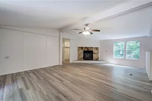5160 E Holiday Ct SE, Acworth, GA 30102 - Photo 10