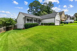 140 Grayland Creek Dr, Lawrenceville, GA 30046 - Photo 2