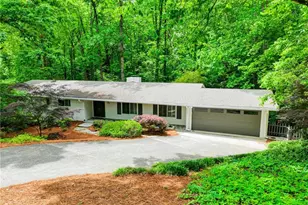 570 Elden Dr, Atlanta, GA 30342 - Photo 2
