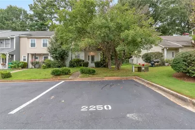 2250 Wellington Circle, Lithonia, GA 30058 - Photo 2