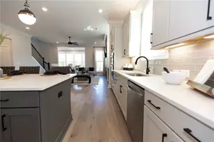 899 Eastman Ct, Hoschton, GA 30548 - Photo 8
