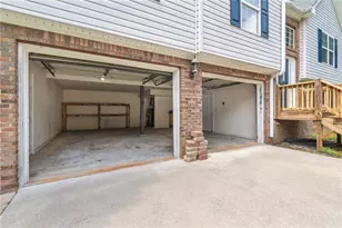 4718 Middleboro Ln, Gainesville, GA 30506 - Photo 4
