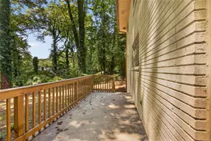 2418 Meadow Lark Dr, East Point, GA 30344 - Photo 10