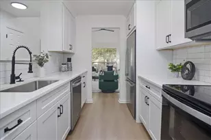4033 Ravenwood Ct, Union City, GA 30291 - Photo 10