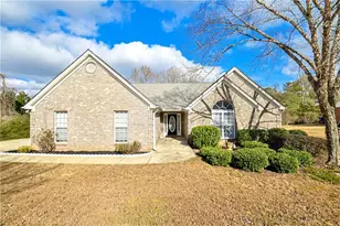 719 Overlook Dr, Winder, GA 30680 - Photo 1