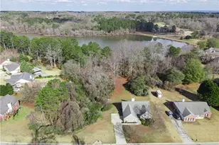 719 Overlook Dr, Winder, GA 30680 - Photo 2