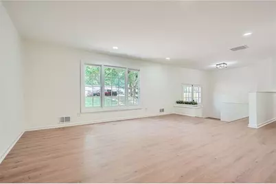 895 Kings Grant Drive NW, Atlanta, GA 30318 - Photo 10