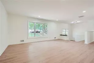 895 Kings Grant Dr NW, Atlanta, GA 30318 - Photo 10