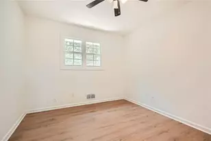 895 Kings Grant Dr NW, Atlanta, GA 30318 - Photo 18