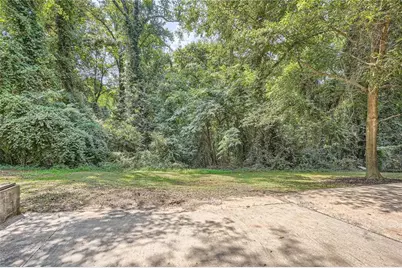 895 Kings Grant Drive NW, Atlanta, GA 30318 - Photo 24