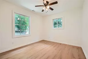 895 Kings Grant Dr NW, Atlanta, GA 30318 - Photo 12