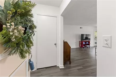 6851 Roswell Road #K24, Sandy Springs, GA 30328 - Photo 4