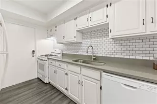 6851 Roswell Rd, Sandy Springs, GA 30328 - Photo 14