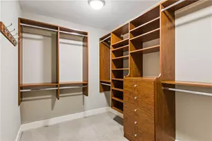 700 Park Regency Pl NE, Atlanta, GA 30326 - Photo 18