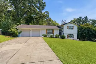 2335 Donnie Lee Dr, Gainesville, GA 30506 - Photo 2