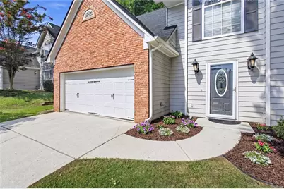 640 Suwanee Lakes Circle, Suwanee, GA 30024 - Photo 2