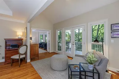 450 Greenlaurel Drive NE, Sandy Springs, GA 30342 - Photo 14