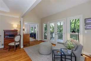 450 Greenlaurel Dr NE, Sandy Springs, GA 30342 - Photo 14