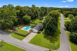 512 Mason Dr, Canton, GA 30115 - Photo 2