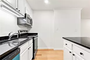 5095 Roswell Rd, Sandy Springs, GA 30342 - Photo 16