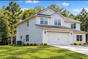203 Blackberry Ct, Pendergrass, GA 30567 - Photo 2