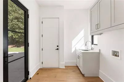 388 Londonberry Rd NW, Sandy Springs, GA 30327 - Photo 32