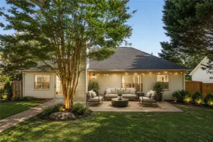 705 Allens Landing Dr, Lawrenceville, GA 30045 - Photo 2